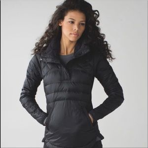 Lululemon down for a run black puffer jacket 12